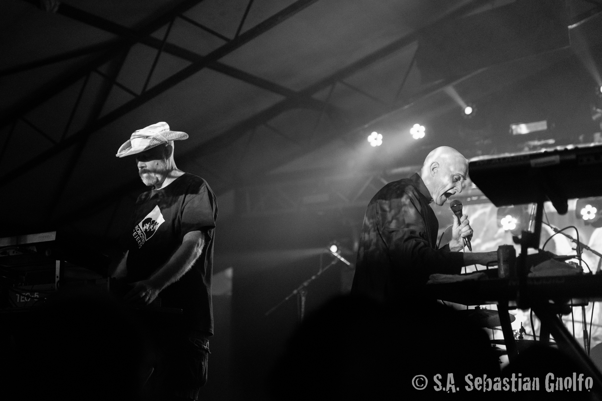 Cold Waves Austin: Mentallo & the Fixer