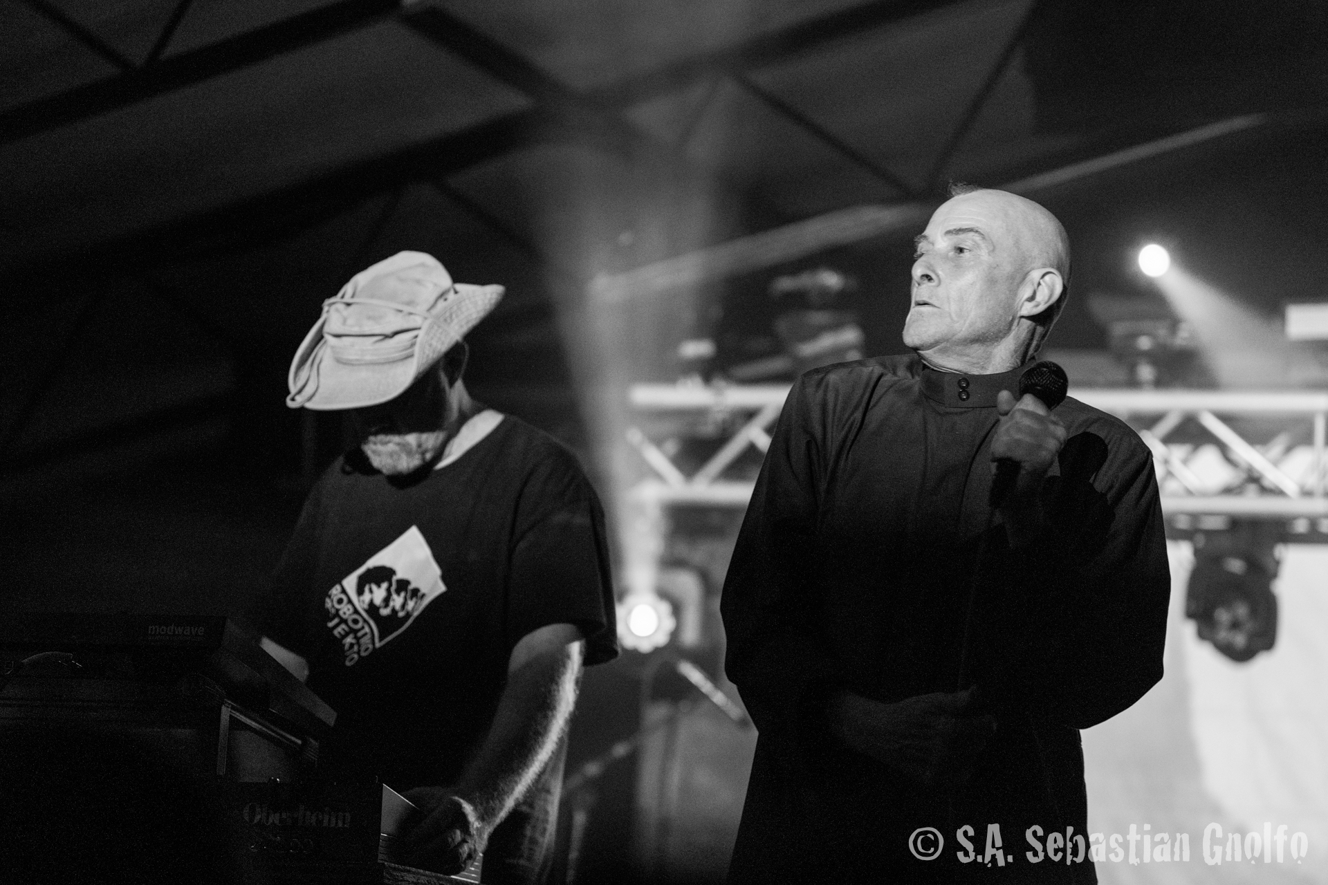 Cold Waves Austin: Mentallo & the Fixer